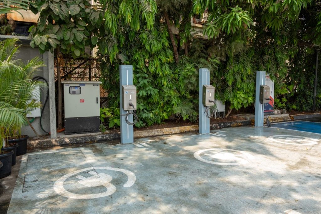 Statiq and The Club Mumbai go green with new EV charging hub